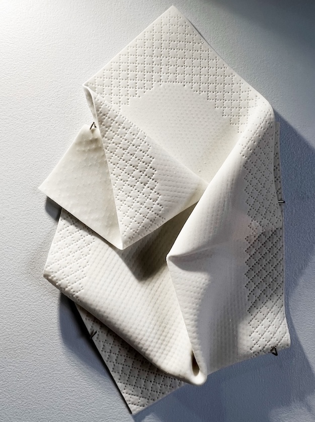 Anne-Laure Wuillai, Petit mouchoir (motif losange), 2023