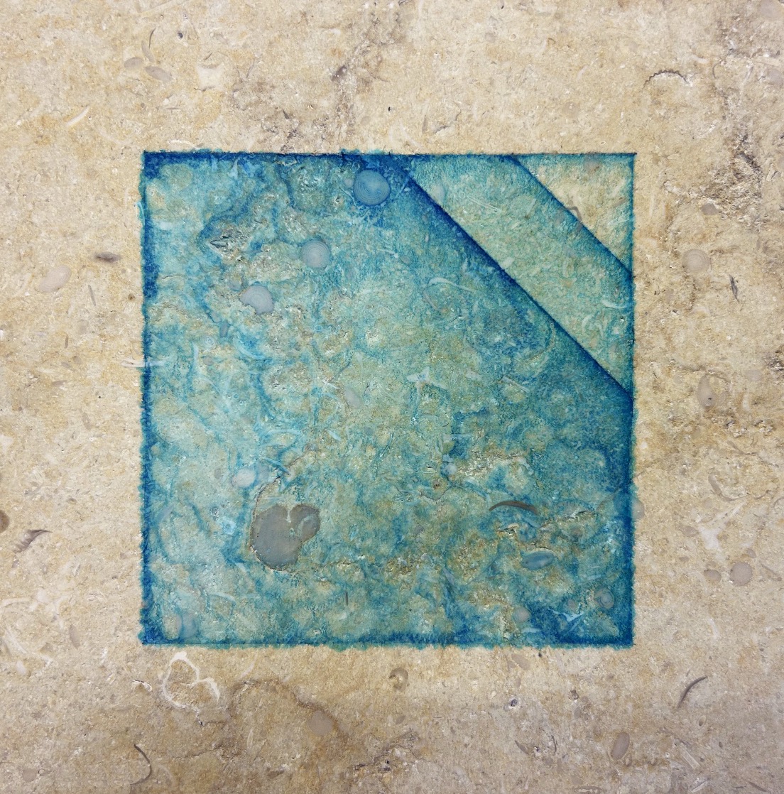 Anne-Laure Wuillai, Mini-piscine-spa (carrée avec escalier), 2025