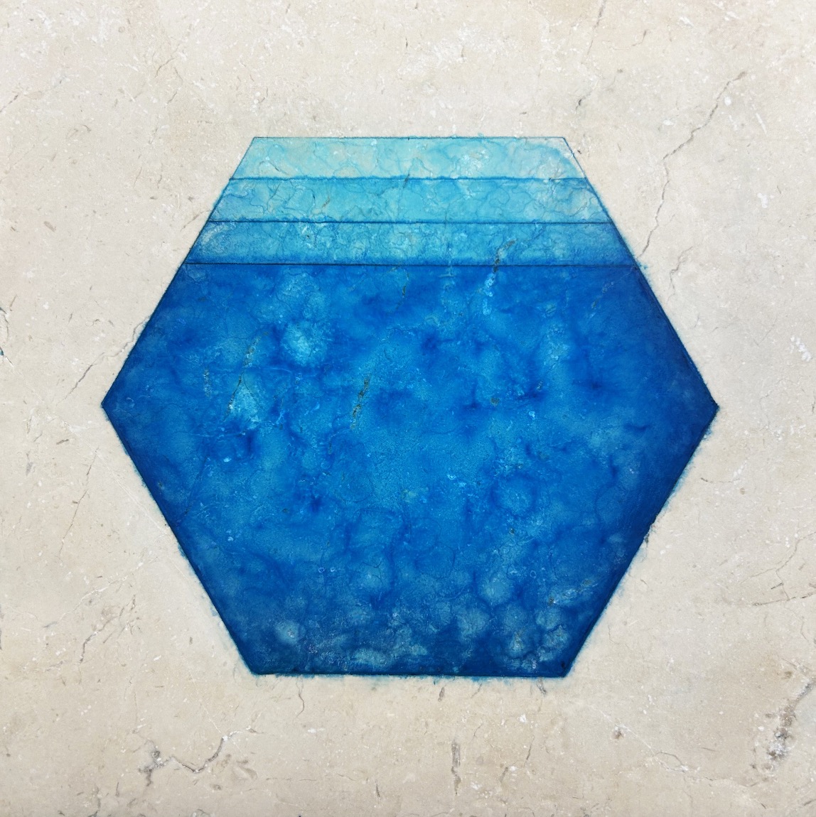 Anne-Laure Wuillai, Mini-piscine-spa hexagonale, 2026